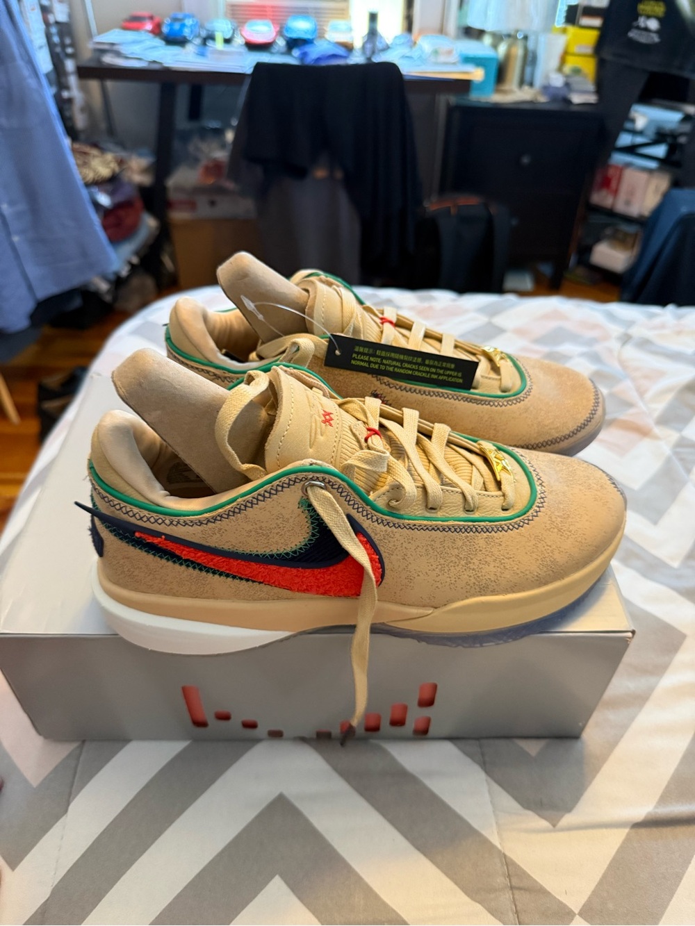 Nike Lebron XX Tan Mens Sneakers with Green Accents - Picture 4 of 6